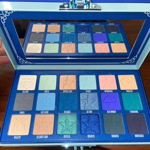 Blue blood palette